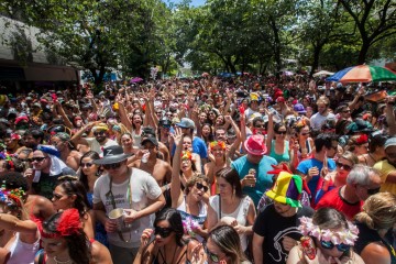 Ensaios de blocos de carnaval movimentam o fim de semana em BH