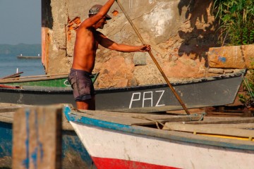 Documentário mostra realidade das pessoas que vivem da pesca no Brasil