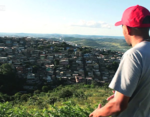 Poesia e rap nas ruas do bairro Taquaril são destaque do Favela Versa